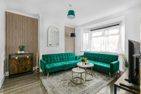 Luxury Large House With Games Room Sleeps Up to 12